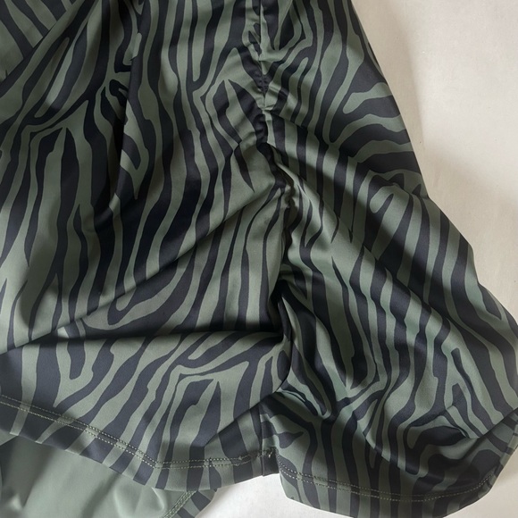 Ruby Ribbon Zebra Print Square Neck Active Tank Top Built-In Shelf Bra Size 38 - Picture 6 of 10